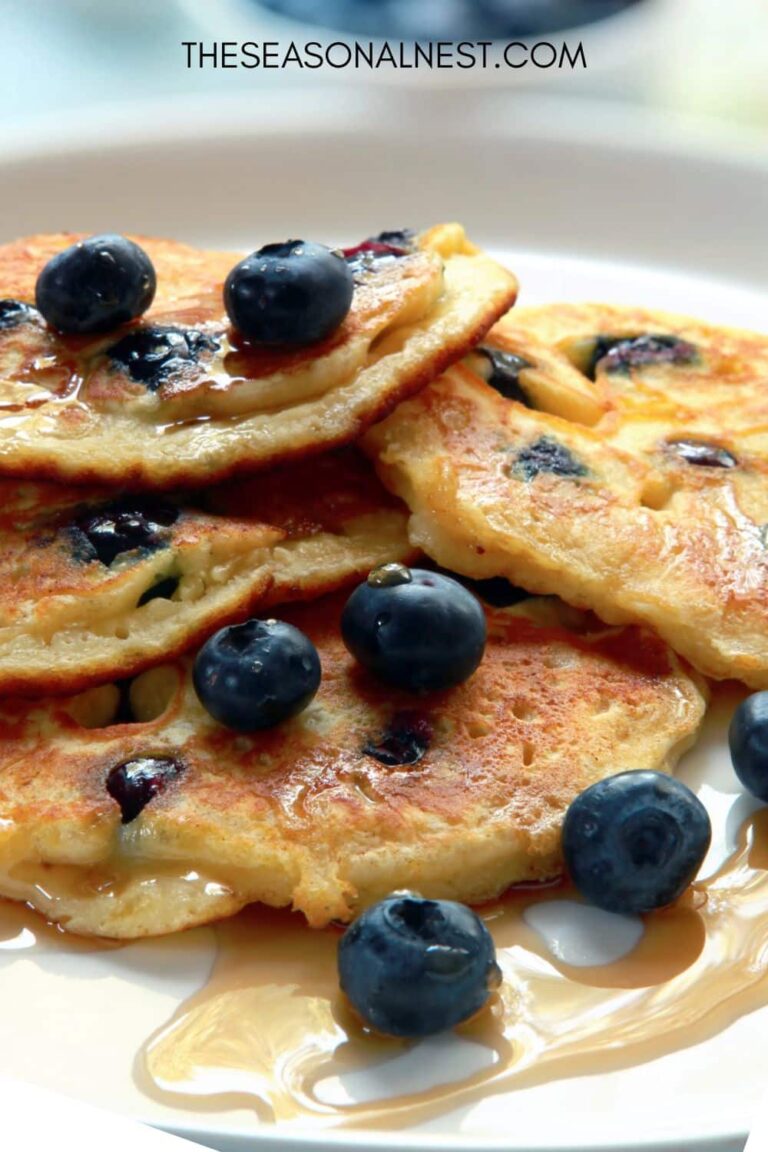 Easy Blueberry Pancakes with Sauce