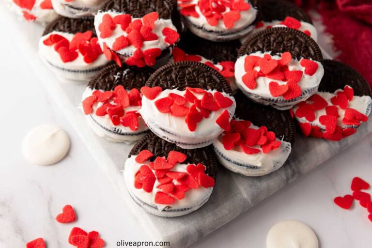 Valentine oreos heart sprinkles tray