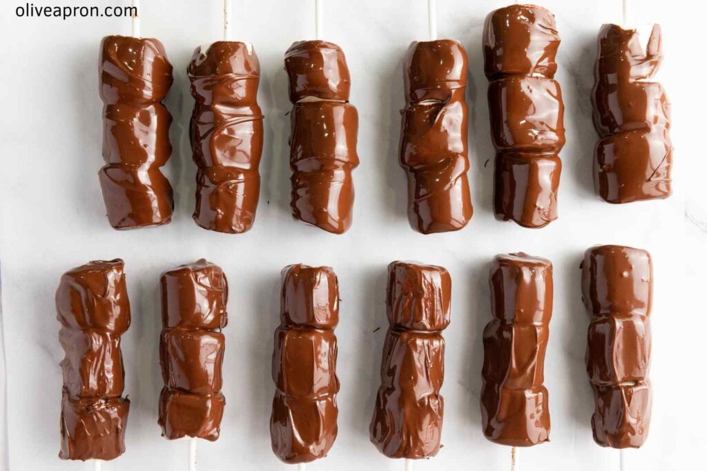 Valentines chocolate marshmallow pops