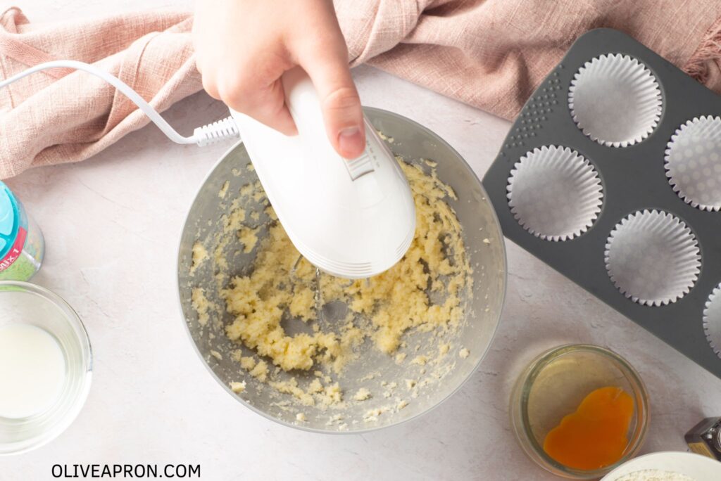 Creaming butter and sugar