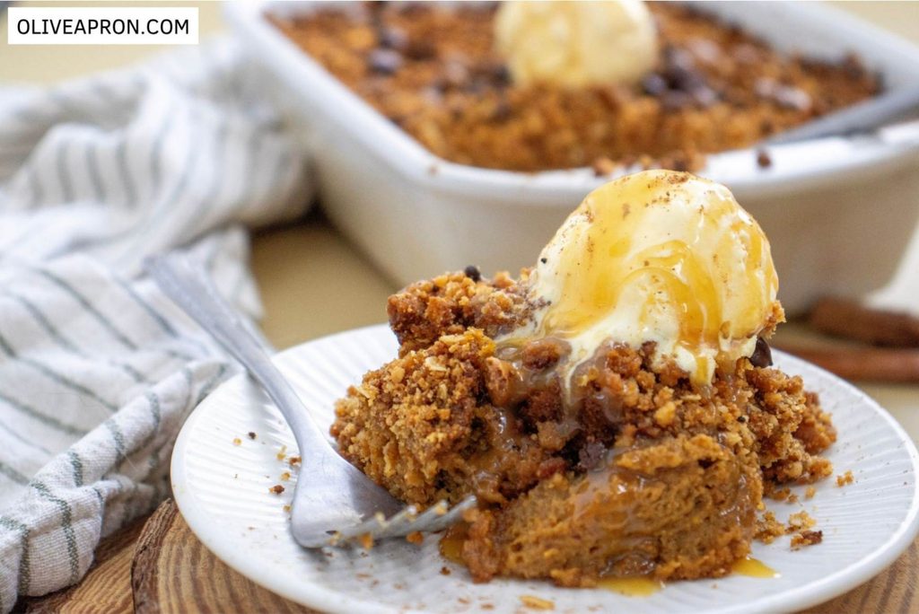 Pumpkin Pie Dump Cake portion on a servig plate