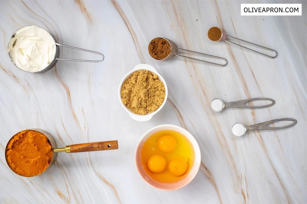 Pumpkin pie dump cake ingredients