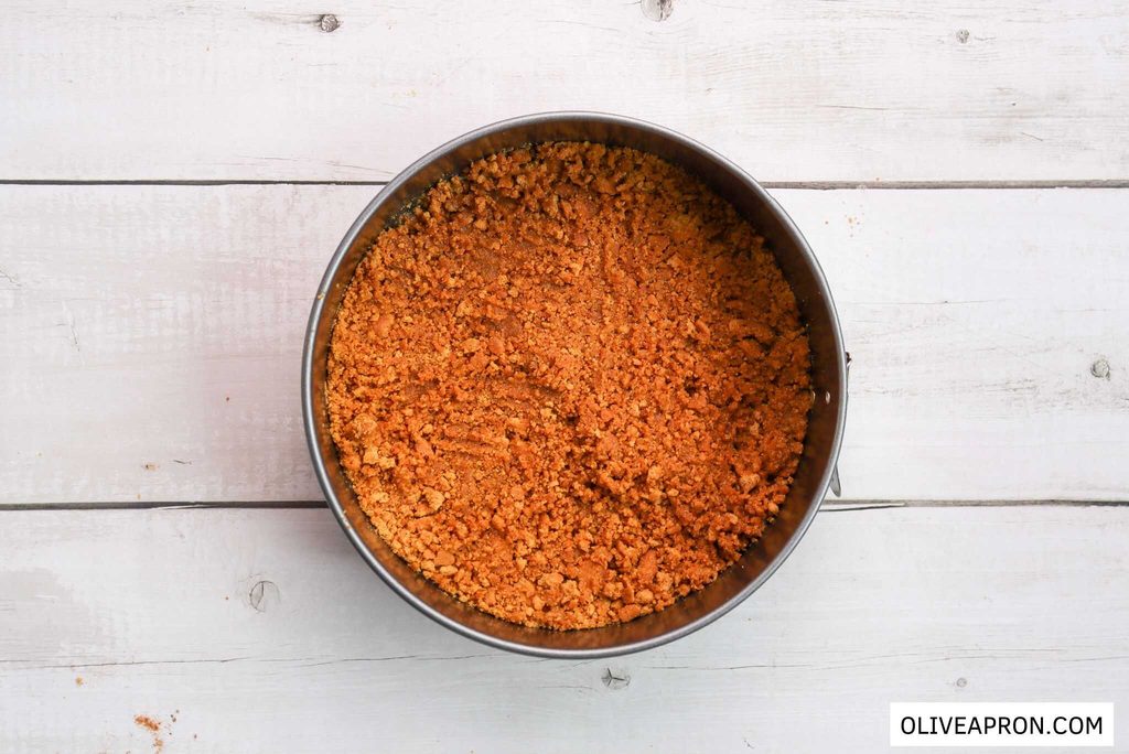 Pressed gingerbread cookie crust