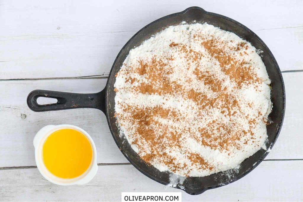 Cinnamon over peach dump cake mix